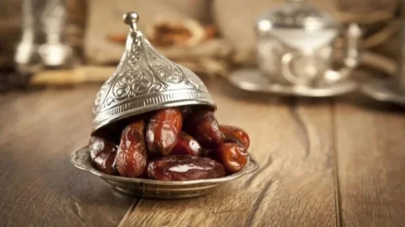 وزارة الصحة: تناول التمر عند الإفطار خيار صحي بامتياز