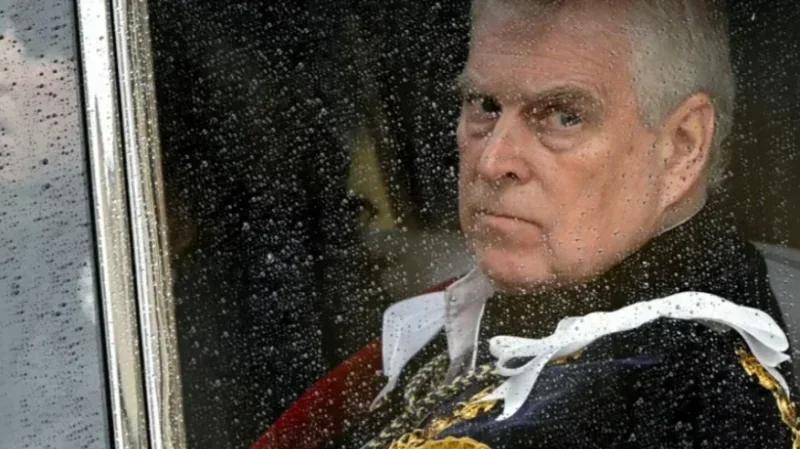 Angleterre: L'ex-prince Andrew relâché