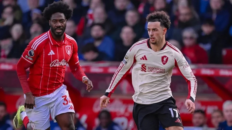 ليفربول ينتزع فوزا صعبا من نوتنغهام فورست بهدف في الوقت القاتل