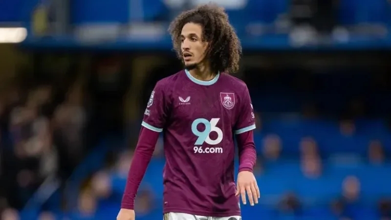 الجامعة تدعم حنبعل المجبري بعد حادثة العنصرية