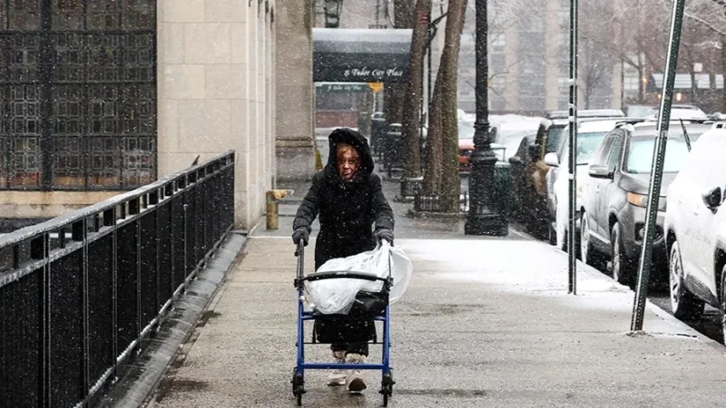 إعلان حالة الطوارئ في نيويورك وولايات أمريكية أخرى تحسبا لعاصفة ثلجية