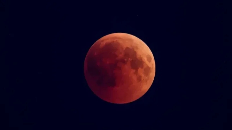 ترقبوا ظهور 'القمر الدموي' في هذا اليوم..