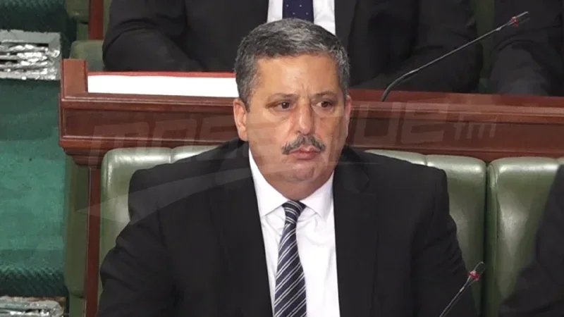 وزير التربية: في مارس تتمّ تسوية الدفعة الثانية من العاملين بالآليّات