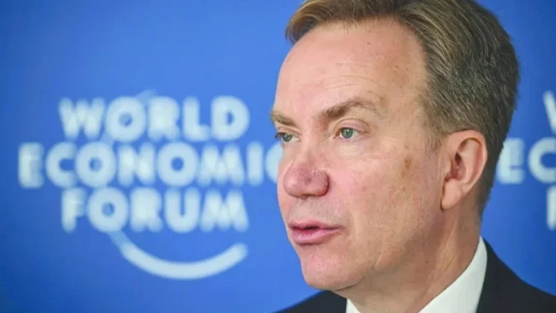 استقالة الرئيس التنفيذي لـ'دافوس' بعد كشف صلته بإبستين