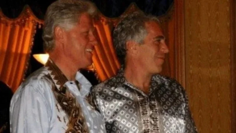 بيل كلينتون: لم أكن على علم بجرائم إبستين..لم أر شيئا ولم أقترف سوءا