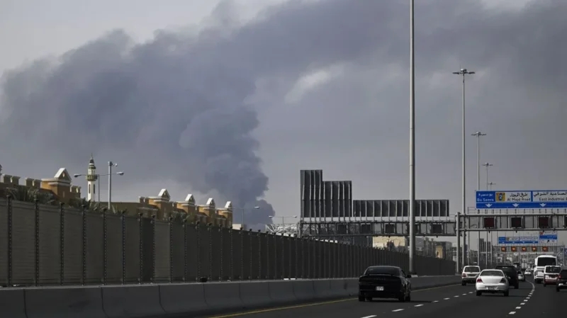 دوي انفجارات في أبوظبي والمنامة