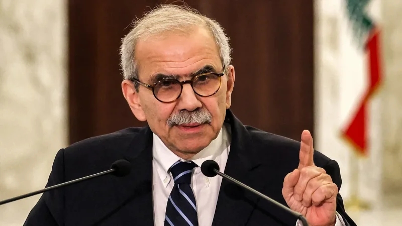 رئيس حكومة لبنان يعلن حظر أنشطة حزب الله العسكرية