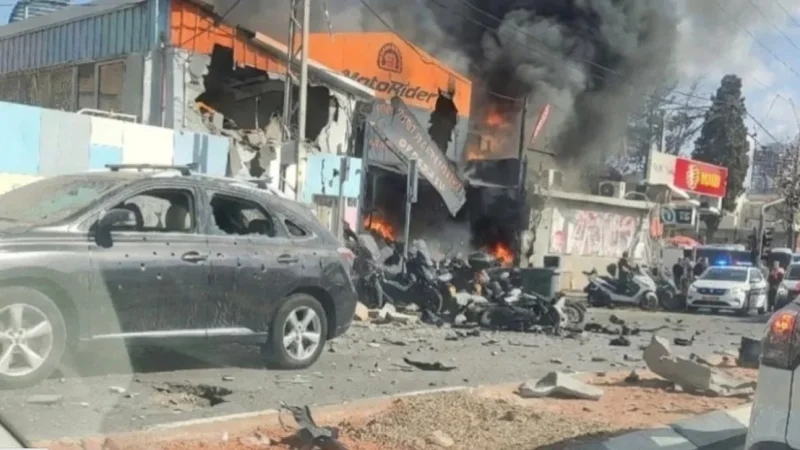 هجوم صاروخي مزدوج من إيران ولبنان باتجاه تل أبيب