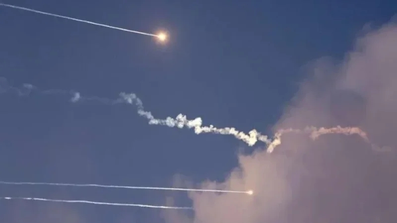 Les Emirats arabes unis visés par 17 missiles et 35 drones iraniens