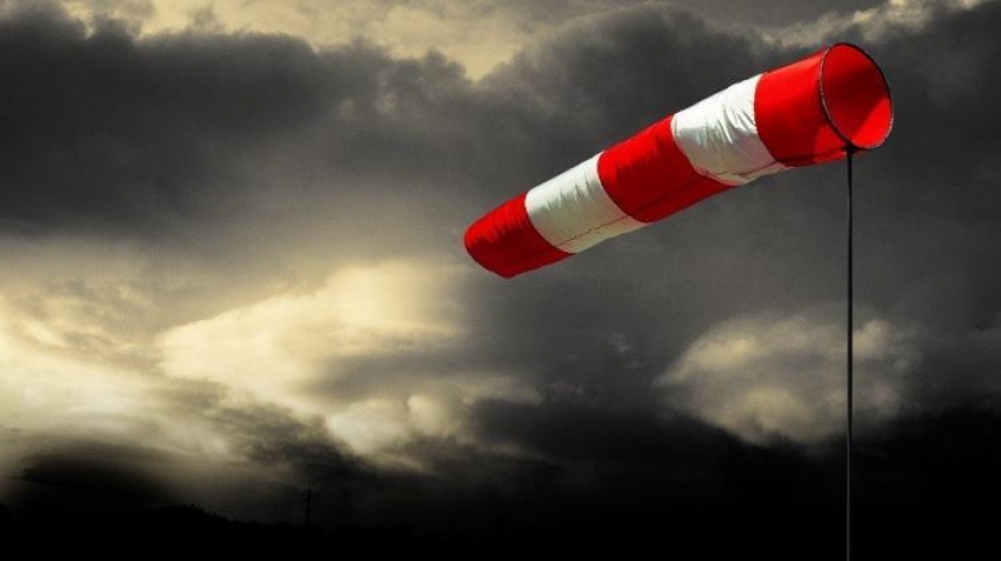 سماء مغيمة جزئيا بالشمال والوسط ورياح قوية ليلا