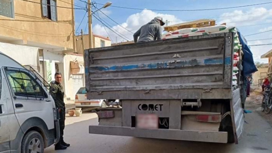 الحمامات: مواطنون يسطون على شاحنة محملة بالسميد