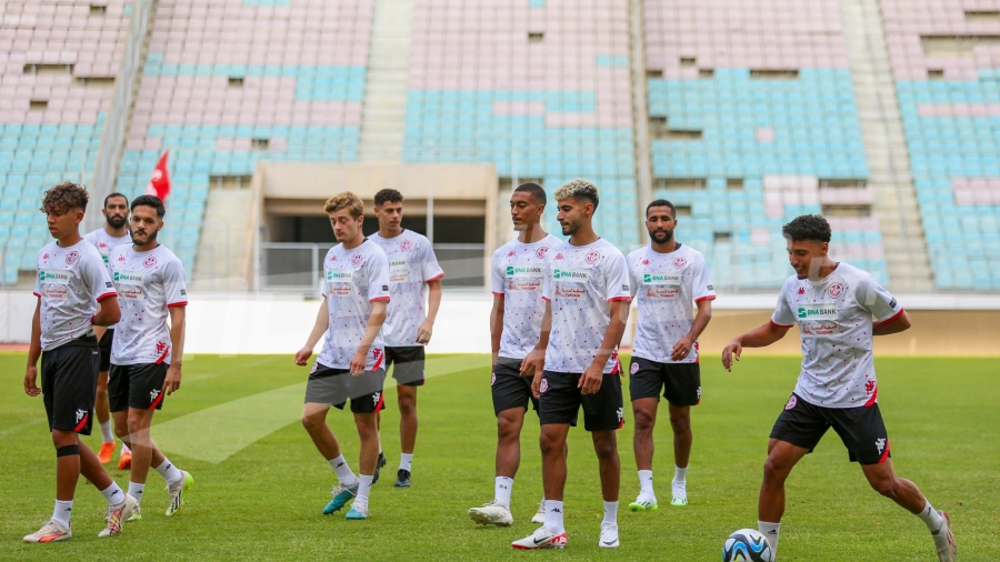 دقيقة صمت قبل لقاء مصر وتونس حدادا على ضحايا المغرب وليبيا