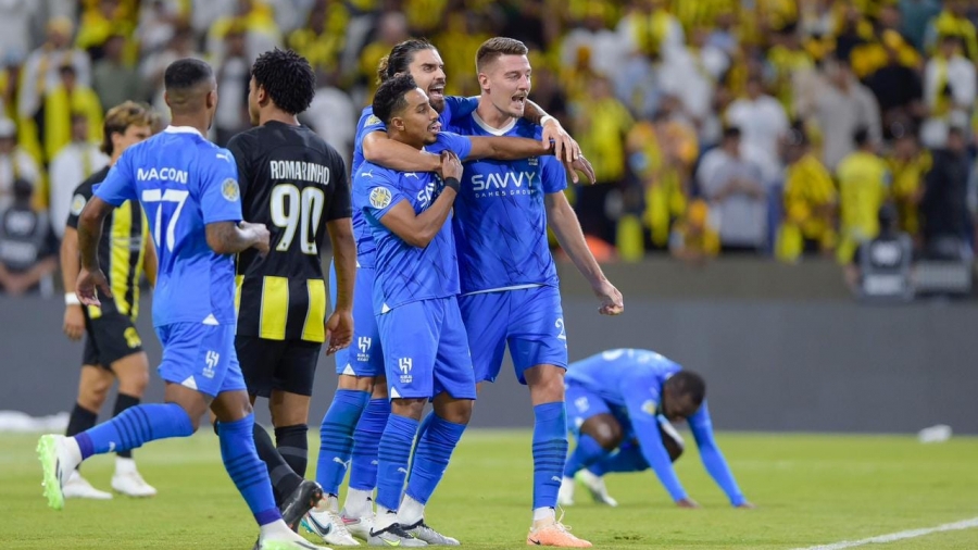 Coupe arabe: Al Hilal bat Al Ittihad et file en demies