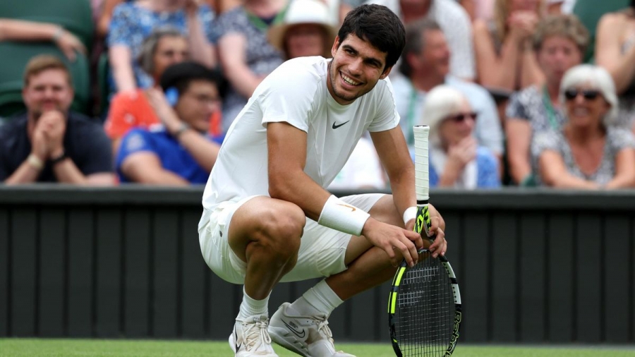 Wimbledon: Alcaraz fonce aux quarts