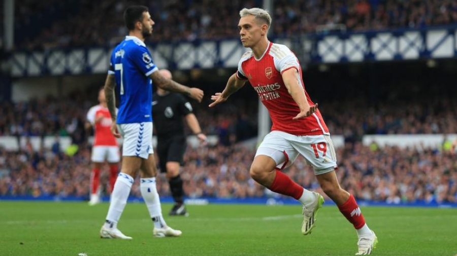 Arsenal s'impose à Everton, six ans après