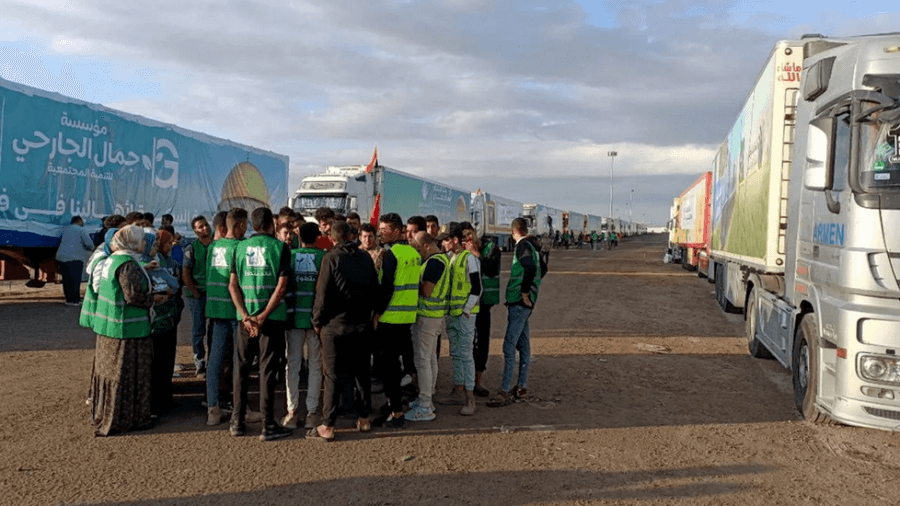 Aide humanitaire à Gaza : Atteindra-t-on les 100 camions par jour ?