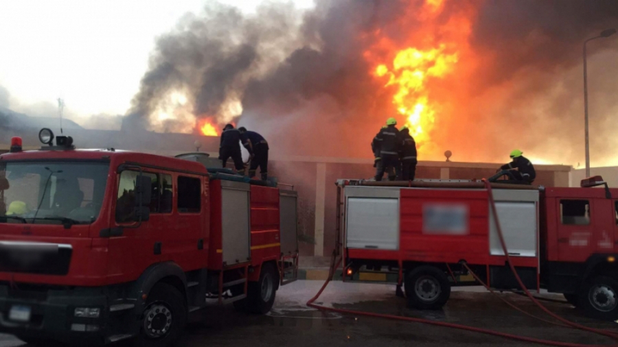 Sfax: Un immense incendie détruit une usine de carton