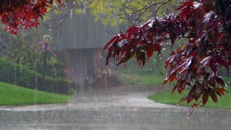 Météo: Nuages denses accompagnées de pluies éparses et orageuses