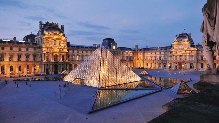 France: Le musée du Louvre fermé ''pour raisons de sécurité''