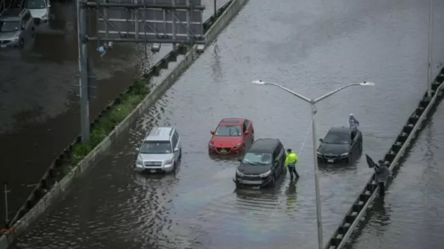 New York inondée et en partie paralysée par des pluies torrentielles