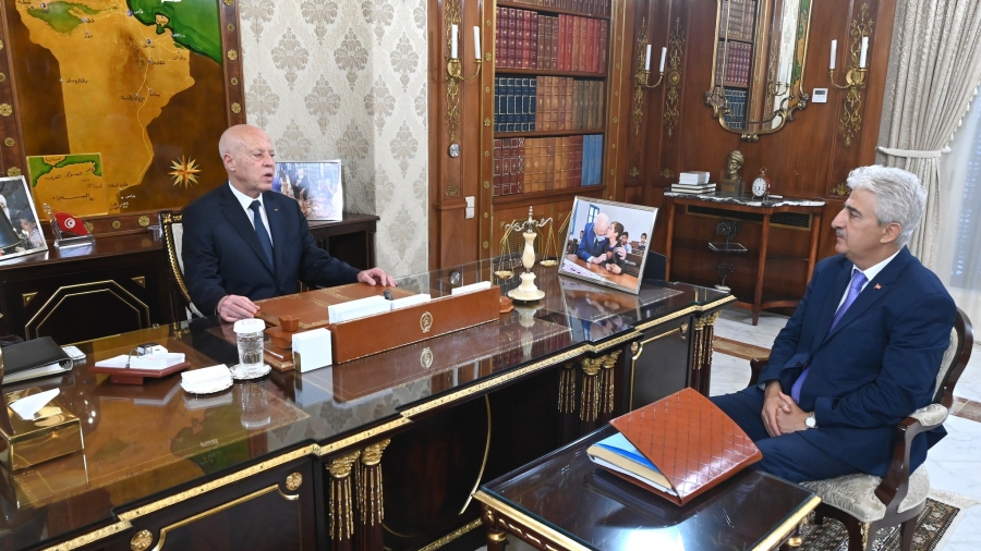 Saïed rencontre le ministre de la Défense nationale 