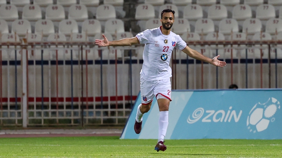 Taha Yassine Khenissi buteur avec le SC Koweït