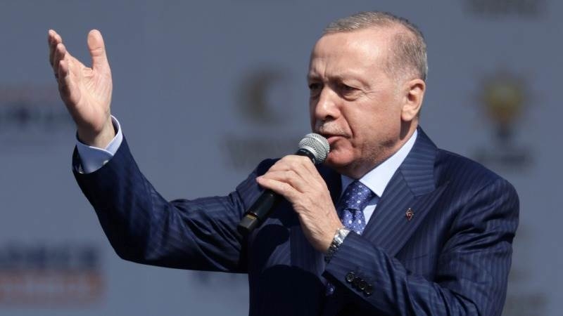 Erdogan calls for more pressure on Israel