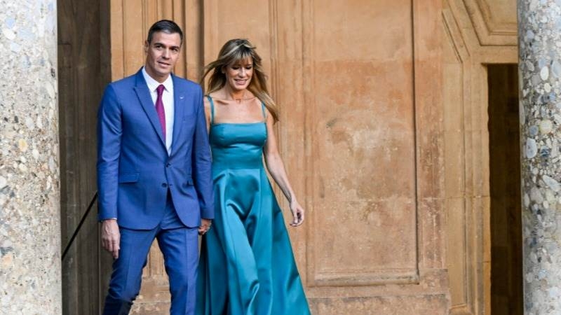 Spanish PM  considers resigning as wife faces investigation