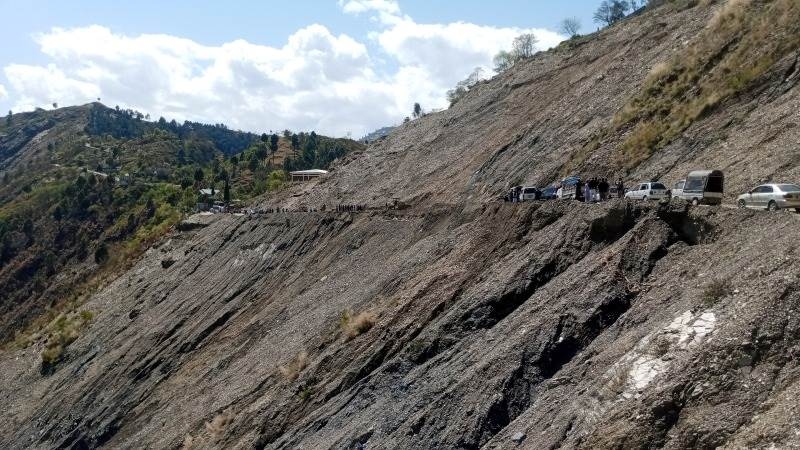 Over 100 feared dead in Papua New Guinea landslide