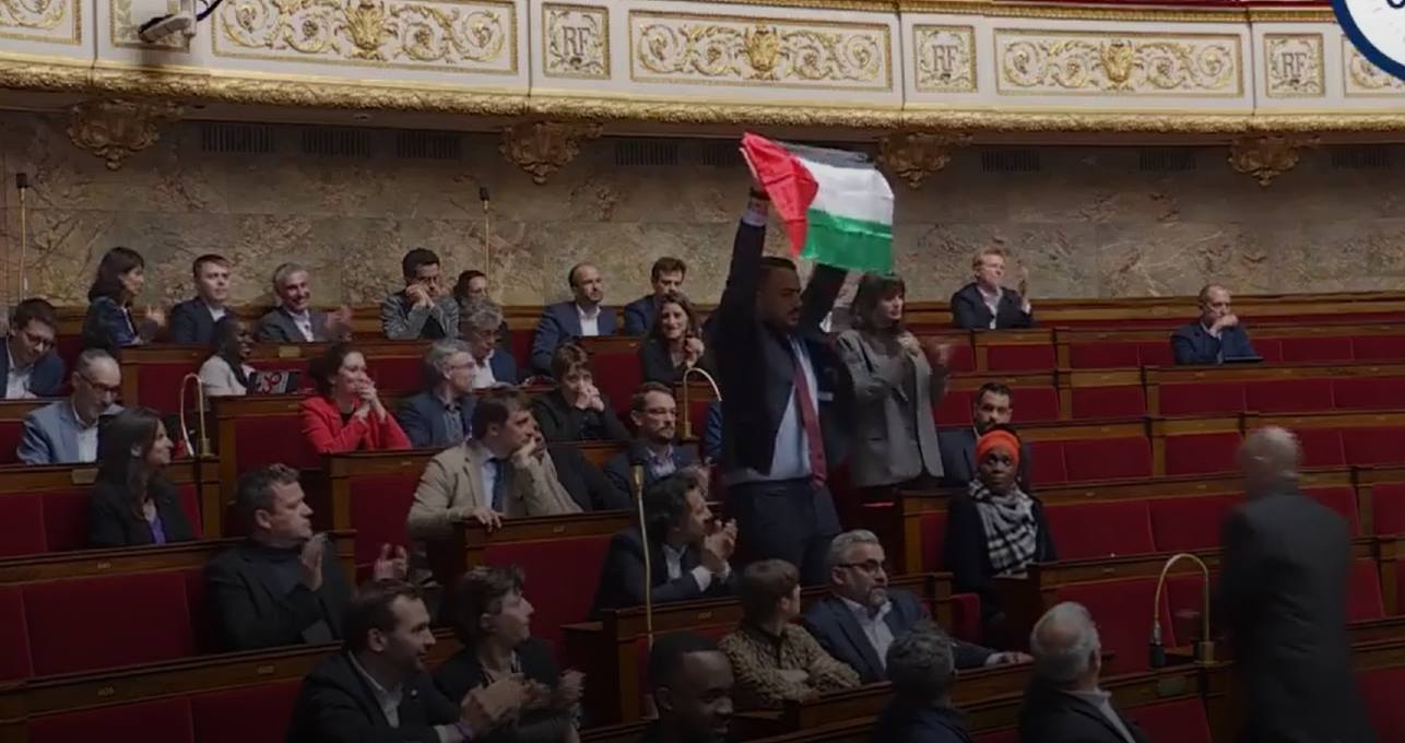 France – Waving of  Palestinian flag in  Assembly: MP excluded for 15 days