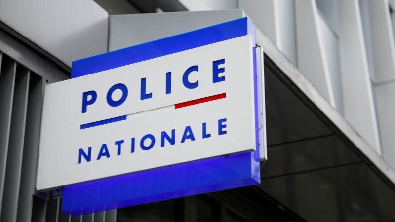 Man reportedly shoots two officers in Paris police station