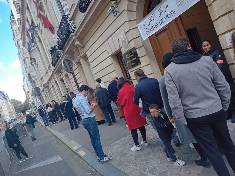 حاتم الصكلي: إقبال كبير على مراكز الاقتراع في باقي الدول الأوروبية واعتماد التكنولوجيا ساعد في تسهيل العملية الانتخابية