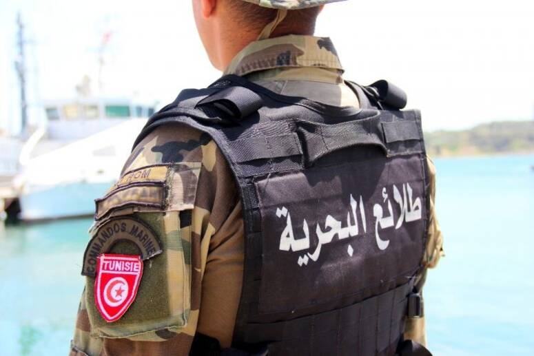 وزارة الدفاع: ضبط مركبي صيد بالجرّ مصريّين بالمياه الإقليمية التونسية بسواحل قرقنة