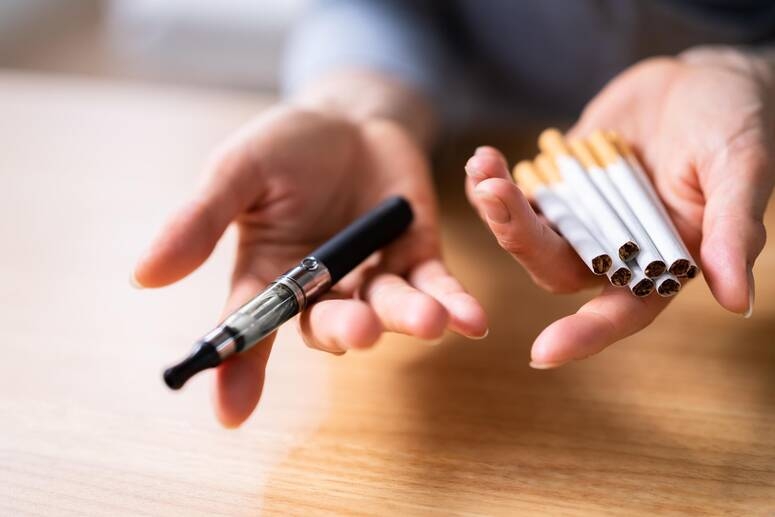 وزارة الصحة والرعاية الاجتماعية في المملكة المتحدة... المدخنون مدعوون لاستبدال سجائرهم بالـ vapes كجزء من برنامج غير مسبوق عالميا