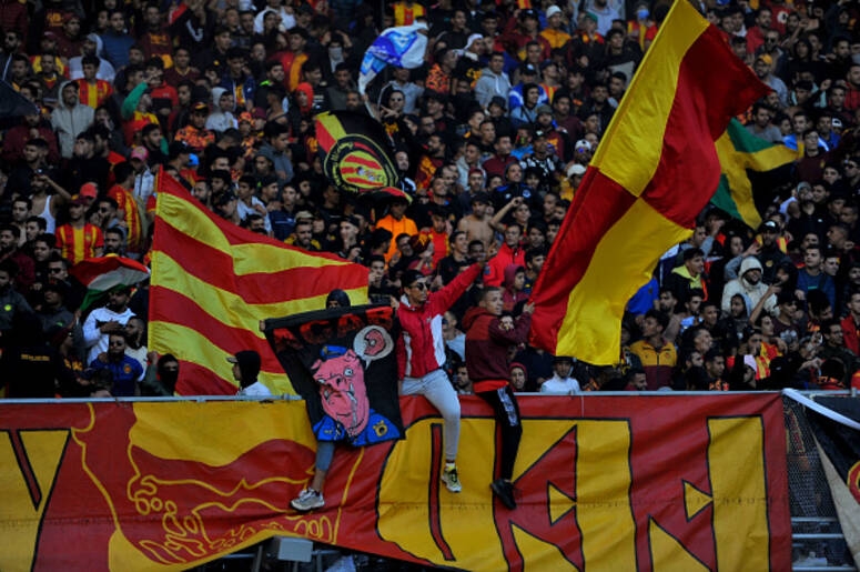 رابطة ابطال افريقيا  - الاتحاد الافريقي لكرة القد (كاف) يدين احداث  ملعبي  رادس و الدار البيضاء  ويؤكد انه سيحيل" القضية"  الى الجهات  المختصة