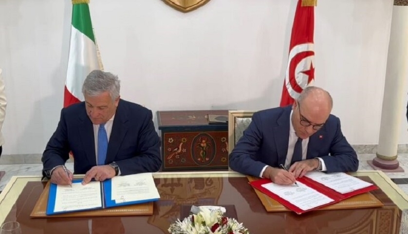 Antonio Tajani signe avec Nabil Ammar un accord sur la migration régulière