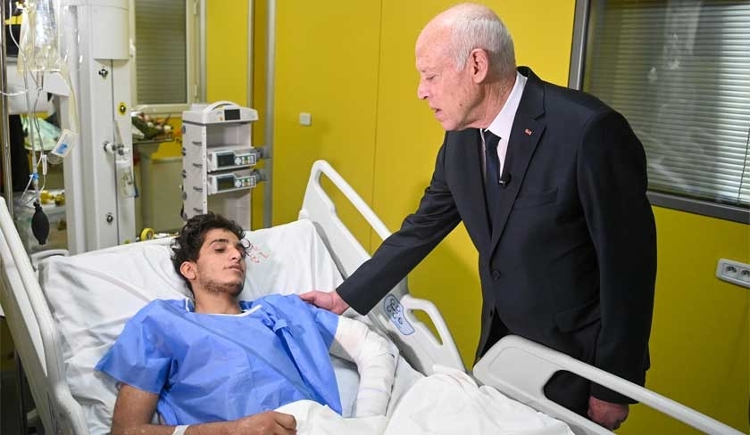 Le président de la République rend visite aux blessés palestiniens accueillis en Tunisie