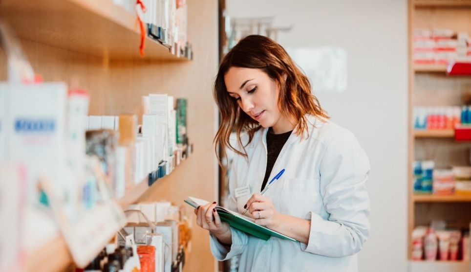 Les préparateurs en pharmacie porteront le brassard rouge à partir du 3 juin