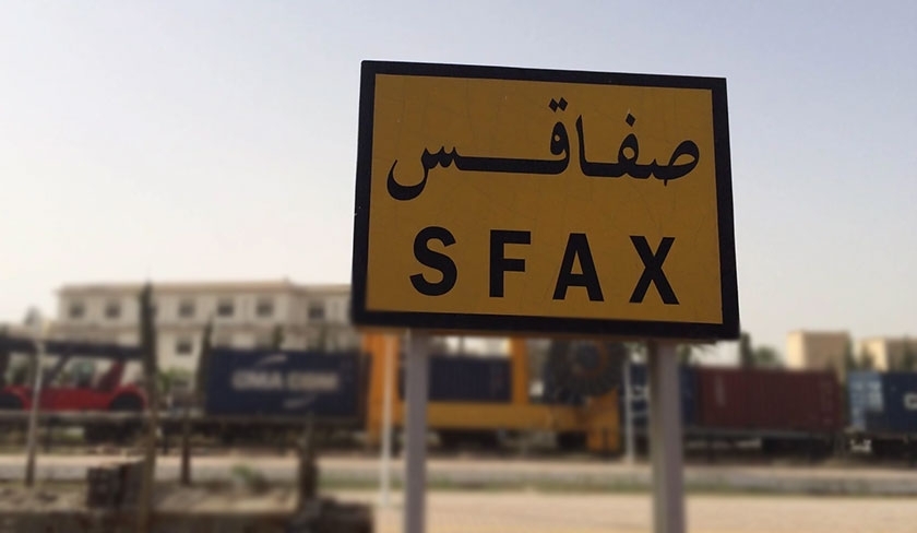 Un policier et un migrant irrégulier décèdent au cours d'une descente à Sfax