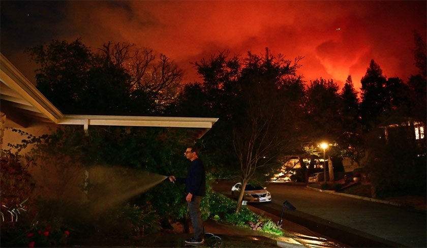 Après la sidération des incendies, la colère gronde autour de Los Angeles