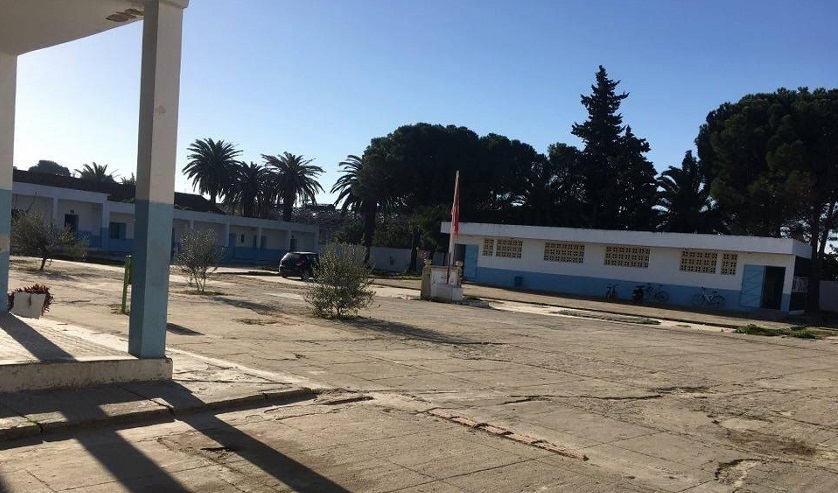 Le règlement du Lycée Ibn Rochd à Menzel Bourguiba ravive le débat sur le port du tablier