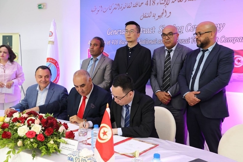 Transport public : signature d'un contrat pour l'acquisition de 418 bus neufs