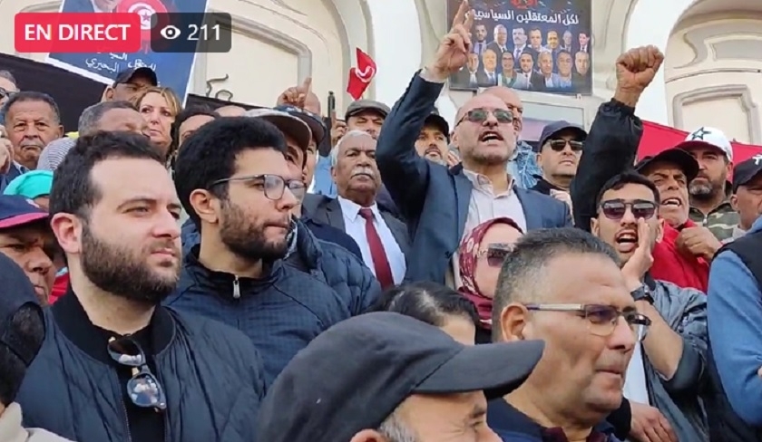 Manifestation du Front de salut à l'avenue Habib Bourguiba