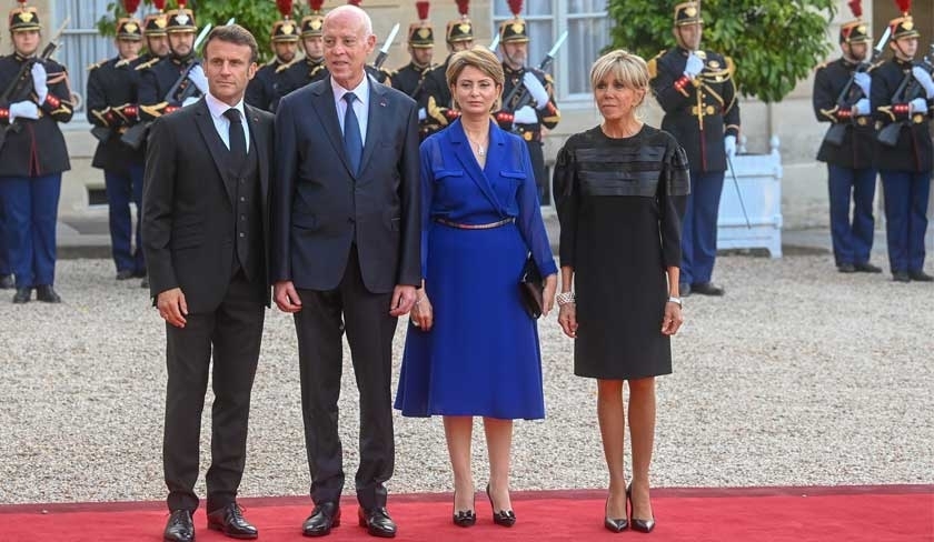 Le Président et la première dame présents à un dîner à l'Élysée