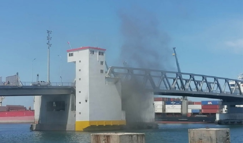 Incendie du pont de Bizerte : le ministère de l'Équipement ouvre une enquête