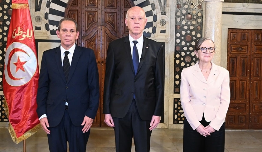 Cérémonie de passation entre Najla Bouden et Ahmed Hachani