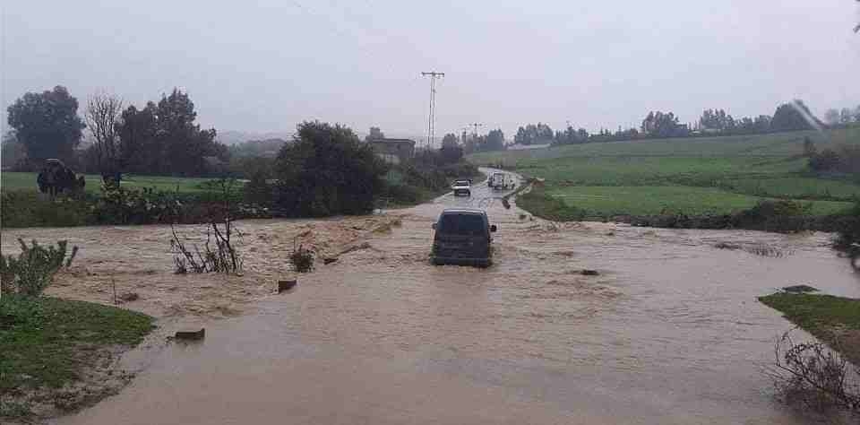 Tunisie – Jendouba : Plusieurs axes routiers coupés par les inondations