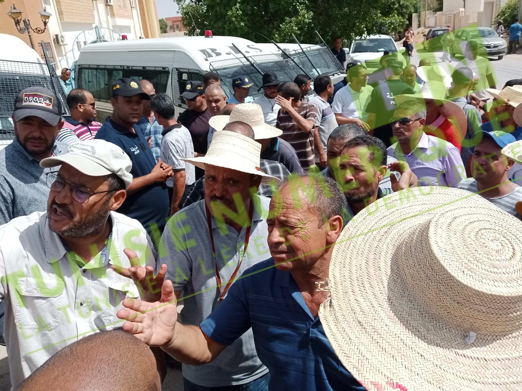 Gafsa: Les enseignants protestent et réclament leurs droits sociaux et financiers (Photos)