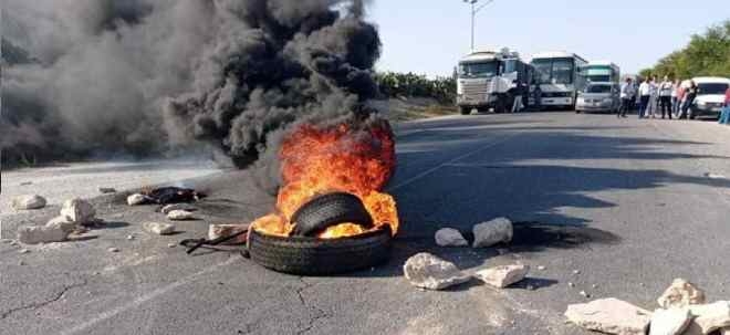 Tunisie – Enfidha : Un individu bloque la route et exige 10 DT de droit de passage