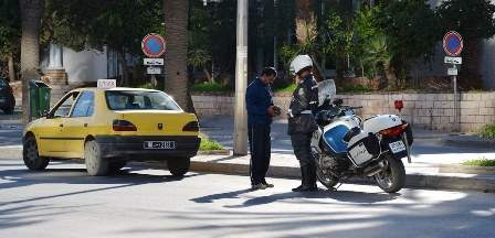 Tunisie – Kasserine : Arrestation d’un chauffeur de taxi qui transporte les migrants  clandestins